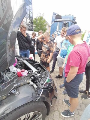 Genaues Hinschauen bei GRUMA Automobile  (Bild vergr&ouml;&szlig;ern)