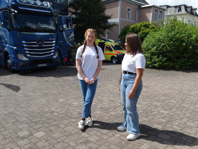 Interviews gab es auch mit Sch&uuml;lerInnen  (Bild vergr&ouml;&szlig;ern)