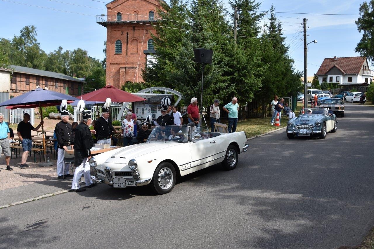 Bild: Alfa Romeo Cabrio Bj. 1961- Austin Healey 3000 BJ7 Bj. 1963