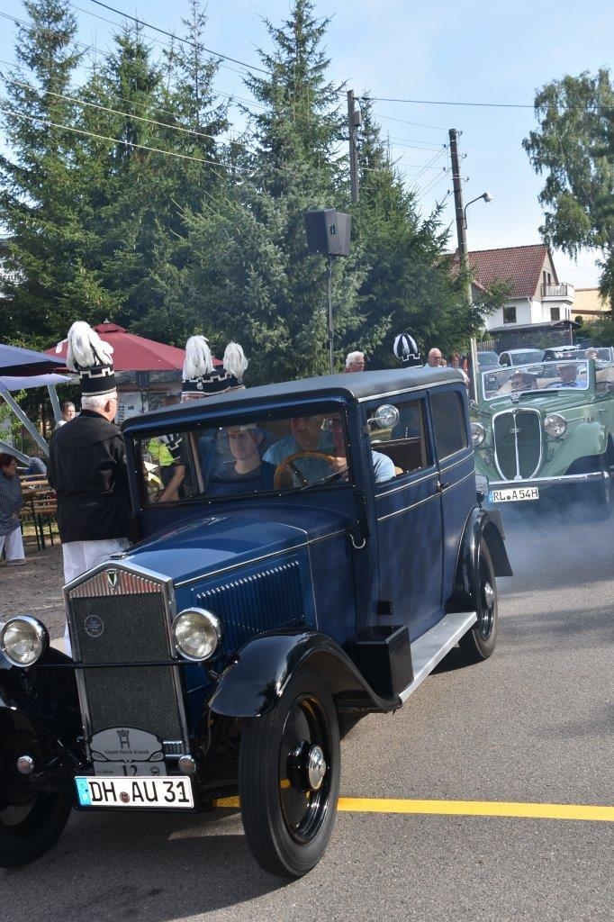 Bild: DKW V1000 Bj. 1931 - Wanderer W240 C Cabrio Bj. 1932
