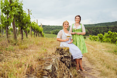 Vorschaubild: Weinprinzessin Laura I und die Bürgermeisterin Nicole Weissenseel-Brendler