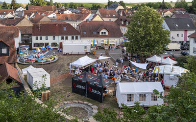 2022-06-16-0330 Mandeler Kerb - Freitags Abend - von Kirche  (Bild vergr&ouml;&szlig;ern)