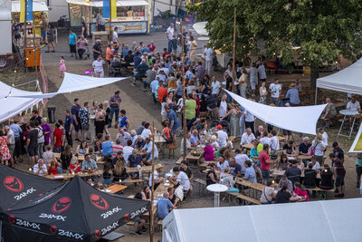 2022-06-18-0366 Mandeler Kerb - Samstag Abend - Blick von der Kirche  (Bild vergr&ouml;&szlig;ern)