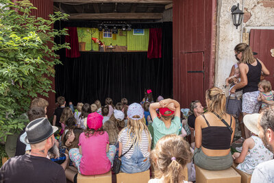 2022-06-19-0419 Mandeler Kerb - Sonntag - Puppentheater im Pfarrhof  (Bild vergr&ouml;&szlig;ern)