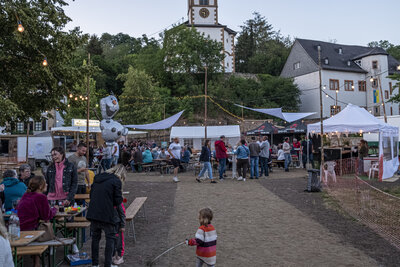 2022-06-20-0479 Mandeler Kerb - Montag - die Kerb wird begraben  (Bild vergr&ouml;&szlig;ern)