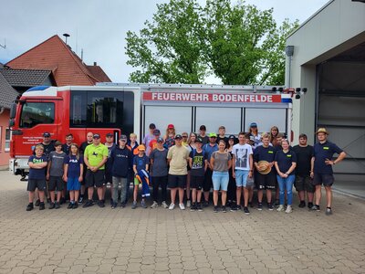 Besuch der Jugenfeuerwehren Fredelsloh, Moringen, Hillerse und D&uuml;derode  (Bild vergr&ouml;&szlig;ern)