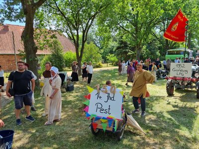 Foto des Albums: 750-Jahr-Feier Tessenow