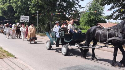 Foto des Albums: 750-Jahr-Feier Tessenow