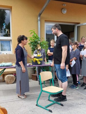 Foto des Albums: Verabschiedung Klasse 4 und Herrn Kröber