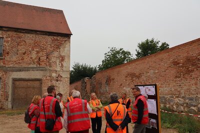 Foto des Albums: Besichtigung der Baustelle des Kultur|Kloster|Kyritz für die Städtepartner (28.08.2022)