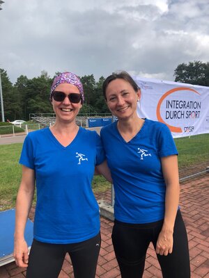 Anna Engelmann & Karla Fornoville (v.r.n.l.) 