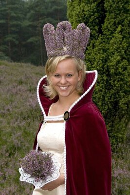 Vorschaubild: Heidekönigin 2008  Alena Rörup