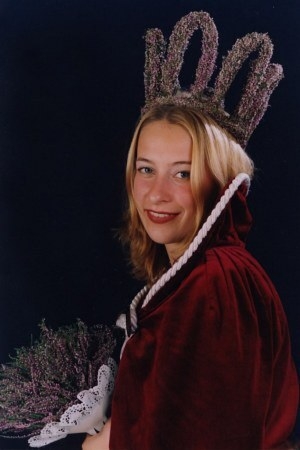 Bild: Heidekönigin 2001 Annelie Richter (Witte)