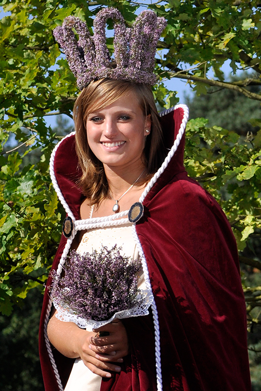 Bild: Heidekönigin 2009  Johanna Köhler (Lampe)