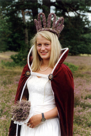 Bild: Heidekönigin 1999  Carolin Worthmann (Bauer)