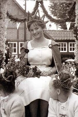 Vorschaubild: Heidekönigin 1961  Erika Helbig (Heindl)