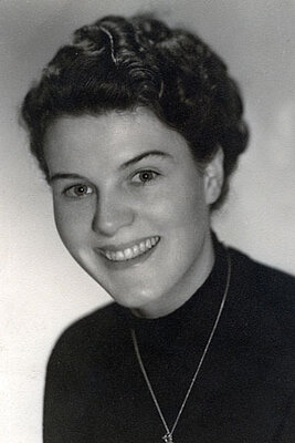 Vorschaubild: Heidekönigin 1954  Lisa Mackenthun (Studtmann)
