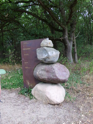 Die Steine  (Bild vergr&ouml;&szlig;ern)