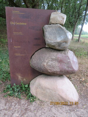Die Steine  (Bild vergr&ouml;&szlig;ern)