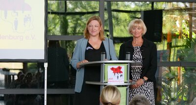 Anne Wartenberg & Angelika Koal, Vorstand LAGS  (Bild vergr&ouml;&szlig;ern)