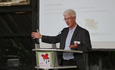 Detlef Fronh&ouml;fer, Selbsthilfeunterst&uuml;tzer  (Bild vergr&ouml;&szlig;ern)