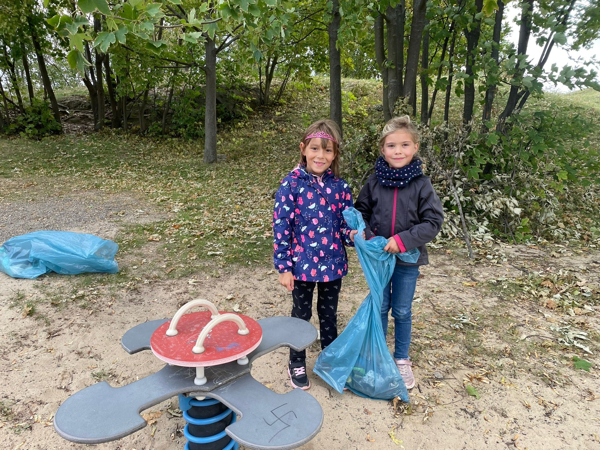 Bild : Schierberg -Am Spielplatz-