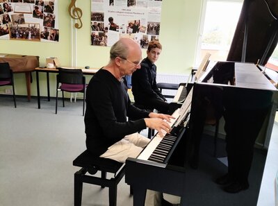 Foto des Albums: Workshop „Energie für Nachwuchs“ mit Professor Bernd Zack