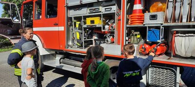 Foto des Albums: Besuch bei der Feuerwehr Klasse 3