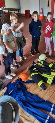 Foto des Albums: Besuch bei der Feuerwehr Klasse 3