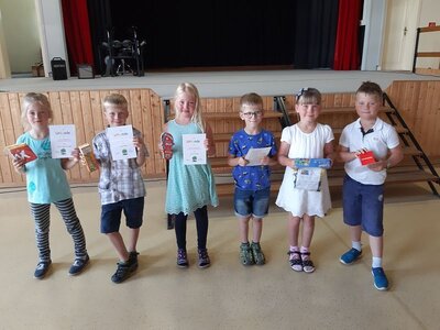 Foto des Albums: Der letzte Schultag mit der Verabschiedung der 4. Klassen