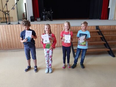 Foto des Albums: Der letzte Schultag mit der Verabschiedung der 4. Klassen