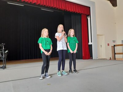 Foto des Albums: Der letzte Schultag mit der Verabschiedung der 4. Klassen