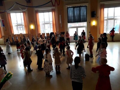 Foto des Albums: HÖRSELSCHULE HELAU!
