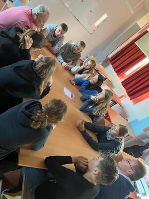 Konzentrierte Arbeit in der PDSUS (Partei der Sch&uuml;lerinnen und Sch&uuml;ler)  (Bild vergr&ouml;&szlig;ern)