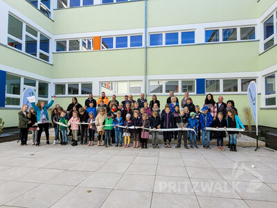 Foto des Albums: Innenhöfe von Jahnschule und Hort Regenbogenhaus sind neu