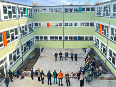 Foto des Albums: Innenhöfe von Jahnschule und Hort Regenbogenhaus sind neu