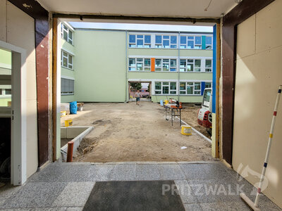 Foto des Albums: Innenhöfe von Jahnschule und Hort Regenbogenhaus sind neu