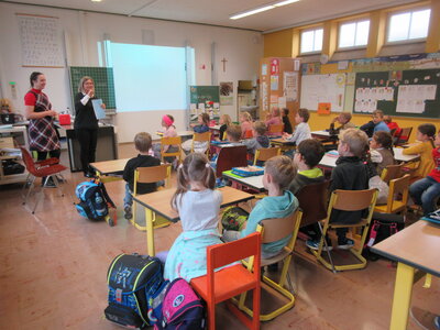 Foto des Albums: Begegnungen mit der Schule aus Eger: Wir basteln Drachen, lernen Farben und Zahlen (19. 10. 2022)