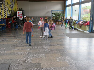 Foto des Albums: Begegnungen mit der Schule aus Eger: Wir basteln Drachen, lernen Farben und Zahlen (19. 10. 2022)