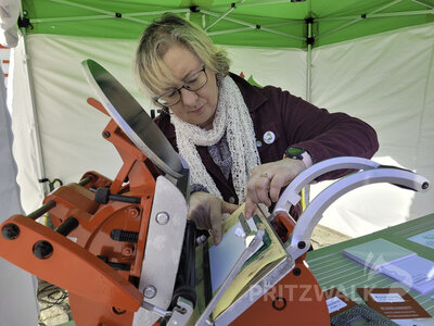 Foto des Albums: Kniepermarkt unter blauem Himmel