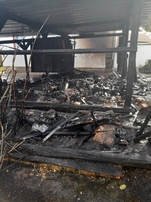 Foto des Albums: Carportbrand Zu den Gründen