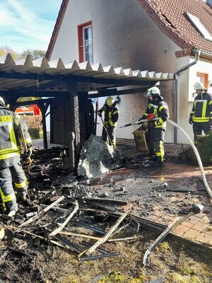 Foto des Albums: Carportbrand Zu den Gründen
