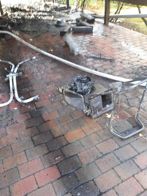 Foto des Albums: Carportbrand Zu den Gründen