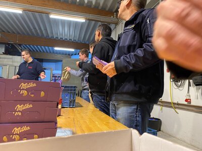 Foto des Albums: Matinstüten packen