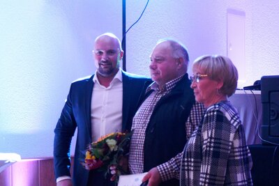 Erhard Sponner (Mitte) Ehrennadel des Deutschen Skiverbandes in Gold  (Bild vergr&ouml;&szlig;ern)