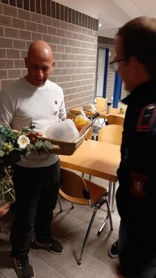 Besuch bei Prinz Haui I und Prinzessin Simone  (Bild vergr&ouml;&szlig;ern)