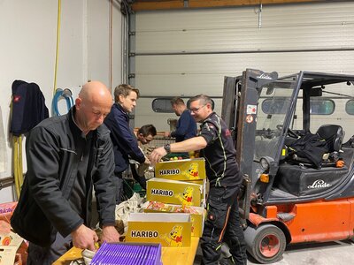 500 T&uuml;ten m&uuml;ssen gepackt werden  (Bild vergr&ouml;&szlig;ern)