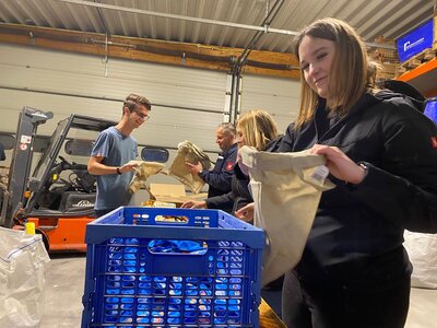 500 T&uuml;ten m&uuml;ssen gepackt werden  (Bild vergr&ouml;&szlig;ern)