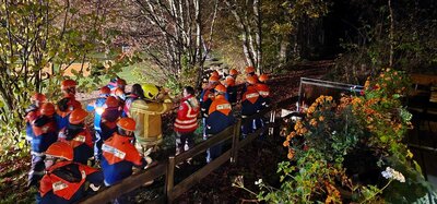Foto des Albums: Jugendfeuerwehr besucht Rettungshunde