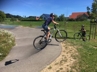 Foto des Albums: Stolz wie Bolle sind die SchülerInnen des Projektes 